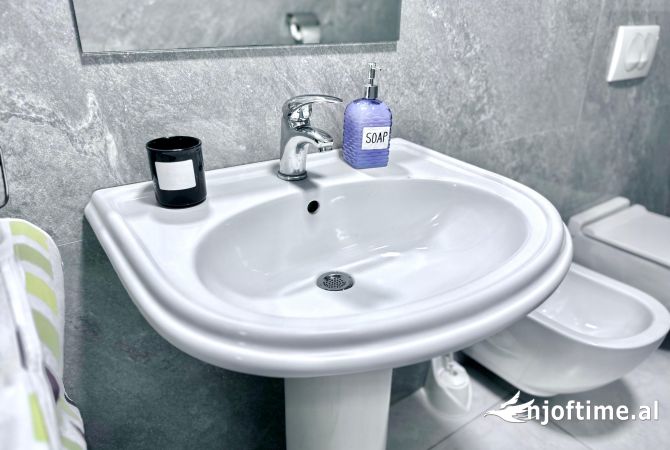 Shtepi me qera Apartament ne Tirane, Garsoniere, Mobilimi E mobiluar, Pagesa 400  Euro.