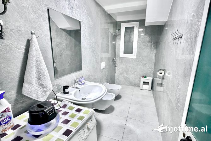 Shtepi me qera Apartament ne Tirane, Garsoniere, Mobilimi E mobiluar, Pagesa 400  Euro.