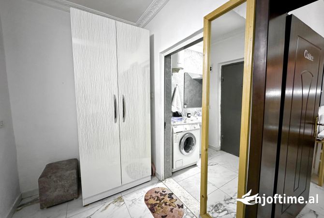 Shtepi me qera Apartament ne Tirane, Garsoniere, Mobilimi E mobiluar, Pagesa 400  Euro.