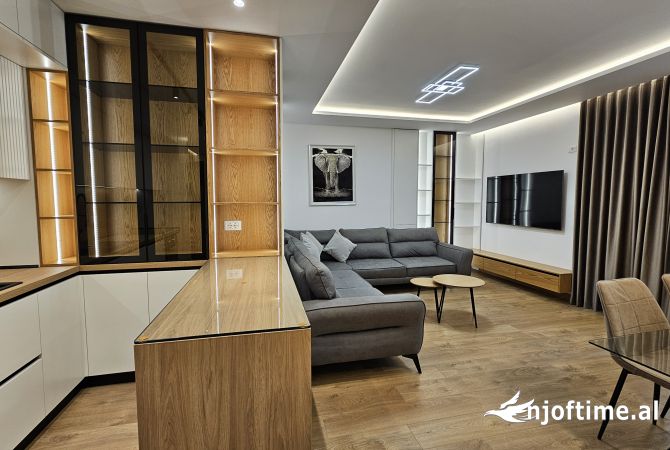 Shtepi me qera 2+1 ne Tirane - 1,200 Euro