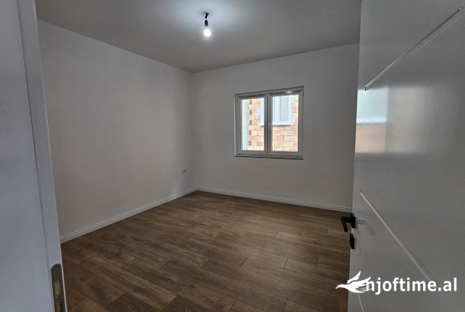 Shtepi me qera 2+1 ne Tirane - 350 Euro