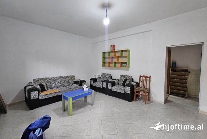 Shtepi me qera 1+1 ne Tirane - 300 Euro