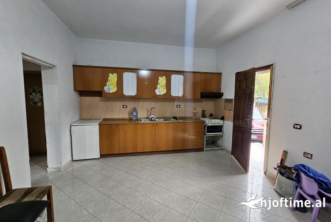 Shtepi me qera 1+1 ne Tirane - 300 Euro