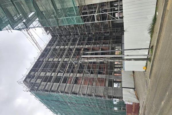 Shtepi ne shitje Apartament ne Tirane, 1+1, Mobilimi Bosh, pa mobiluar, Pagesa 71,000  Euro.