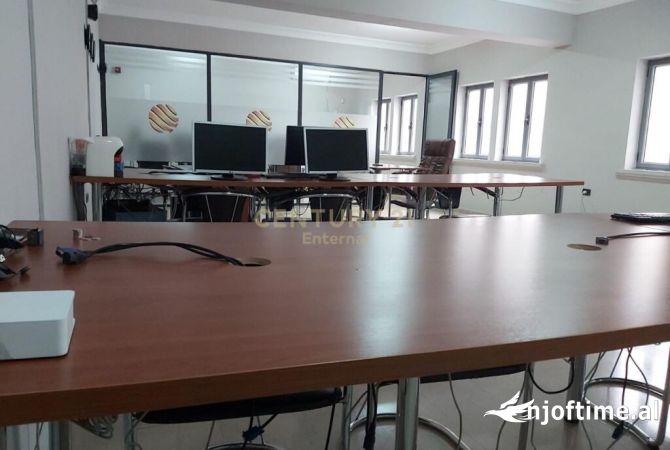 Ambient Komercial per qira ne Qender te Tiranes