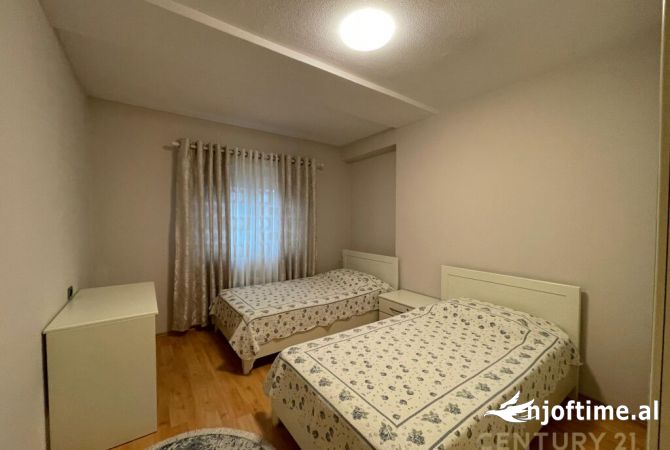Shtepi me qera Apartament ne Tirane, 2+1, Mobilimi E mobiluar, Pagesa 1,000  Euro.