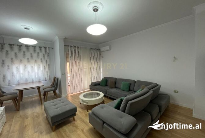 Shtepi me qera 2+1 ne Tirane - 800 Euro