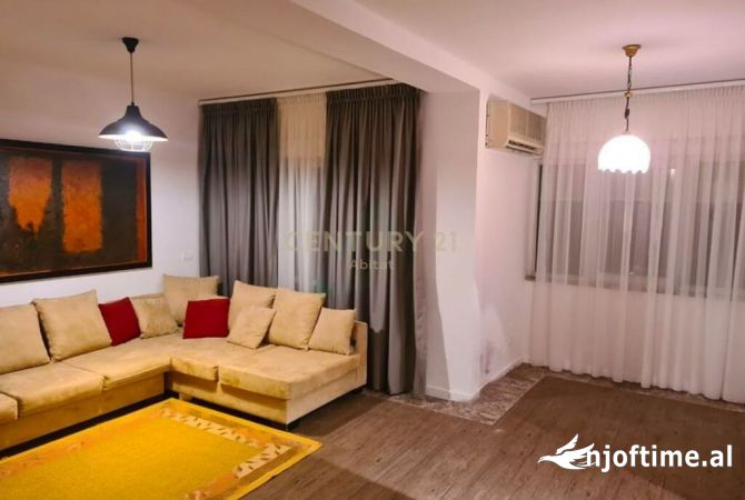 Shtepi ne shitje Apartament ne Tirane, 2+1, Mobilimi E mobiluar, Pagesa 560,000  Euro.