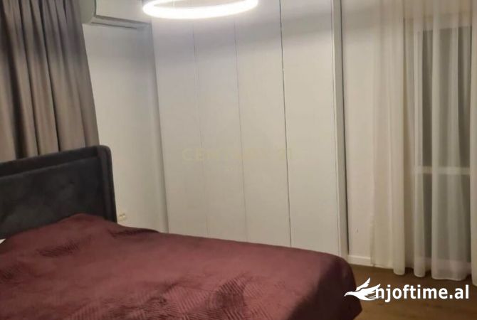 Shtepi ne shitje Apartament ne Tirane, 2+1, Mobilimi E mobiluar, Pagesa 560,000  Euro.