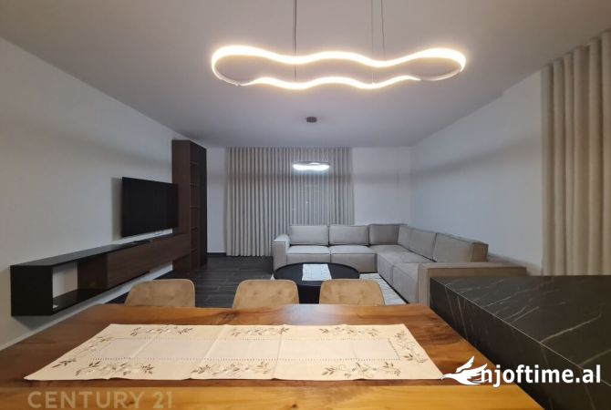 Shtepi me qera 2+1 ne Tirane - 1,600 Euro
