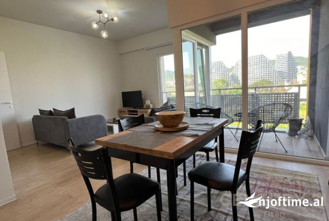 Shtepi me qera 2+1 ne Tirane - 1,300 Euro