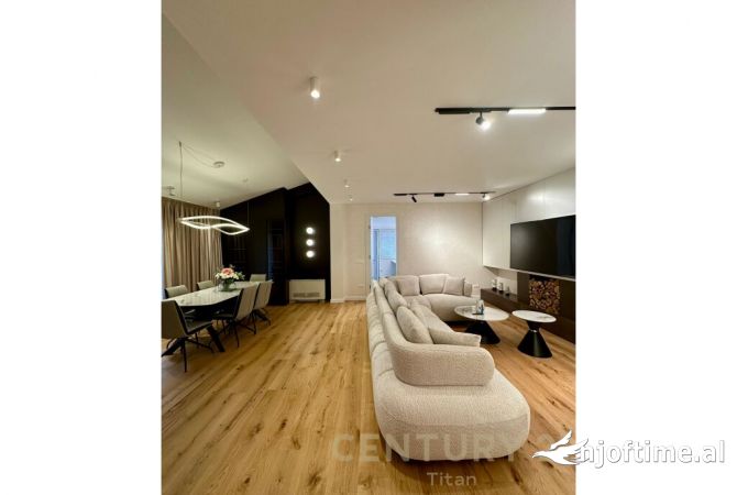 Casa in vendita 3+1 a Tirana - 700,000 Euro