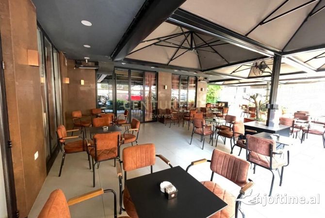 Ambient biznesi me qera 2+1 ne Tirane - 3,500 Euro