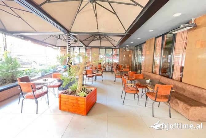 Ambient biznesi me qera 2+1 ne Tirane - 3,500 Euro
