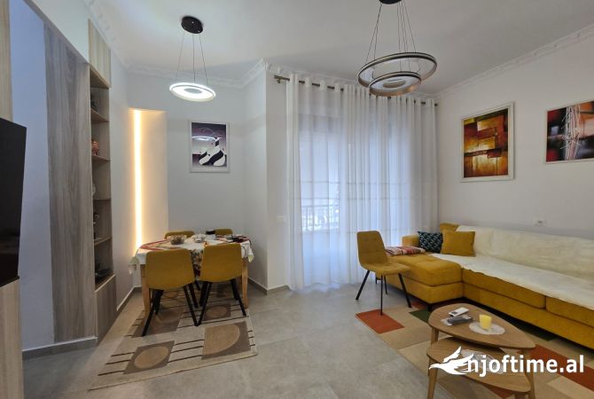 Shtepi me qera Apartament ne Tirane, 2+1, Mobilimi E mobiluar, Pagesa 1,700  Euro.
