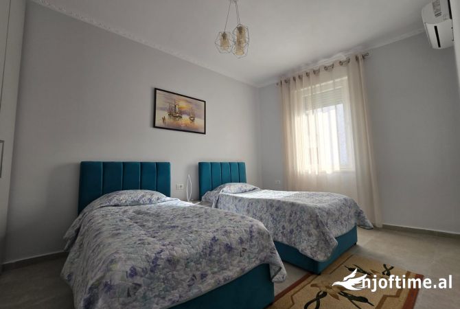 Shtepi me qera Apartament ne Tirane, 2+1, Mobilimi E mobiluar, Pagesa 1,700  Euro.