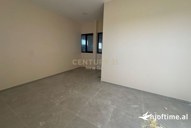 JEPET ME QIRA KAPNON INDUSTRIAL NE AUTOSTRADEN TIRANE - DURRES KM 30