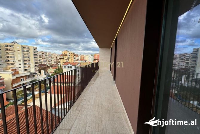 Shtepi ne shitje Apartament ne Tirane, 2+1, Mobilimi Bosh, pa mobiluar, Pagesa 390,000  Euro.