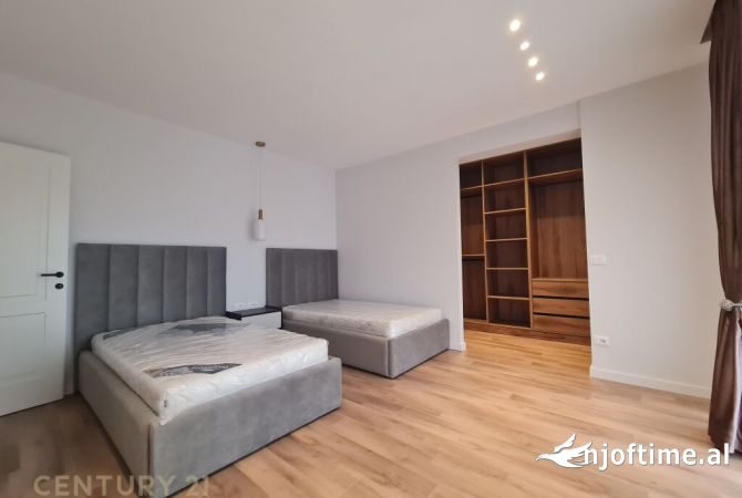 Shtepi me qera Vila Luksoze ne Tirane, 3+1, Mobilimi E mobiluar, Pagesa 3,500  Euro.