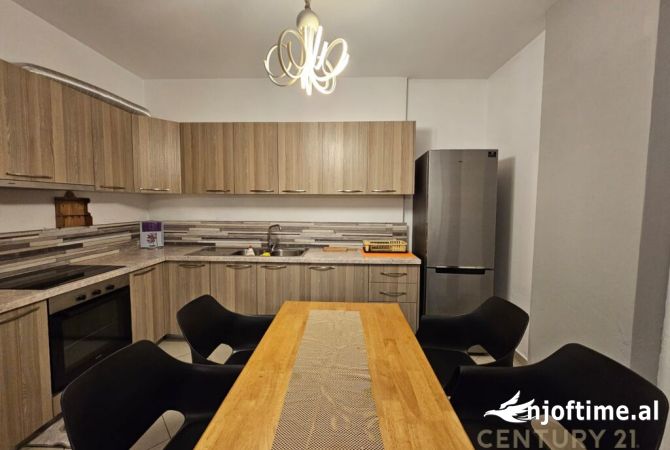 Shtepi me qera 2+1 ne Tirane - 550 Euro