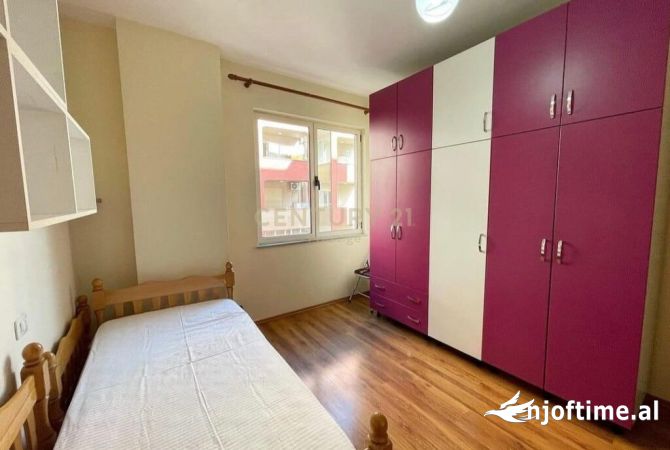 Shtepi me qera Apartament ne Tirane, 2+1, Mobilimi E mobiluar, Pagesa 500  Euro.