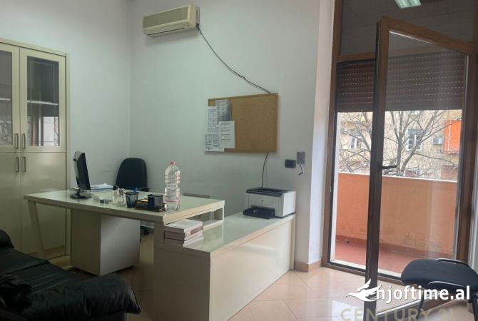 Ambient biznesi me qera 3+1 ne Tirane - 2,500 Euro