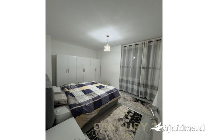 Shtepi me qera 2+1 ne Tirane - 800 Euro