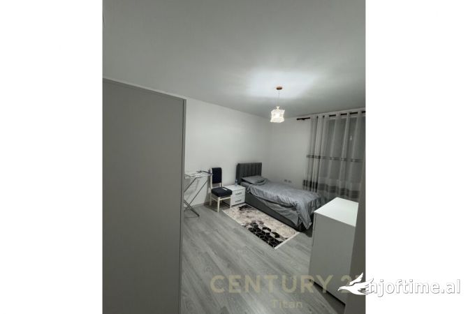 Shtepi me qera Apartament ne Tirane, 2+1, Mobilimi E mobiluar, Pagesa 800  Euro.