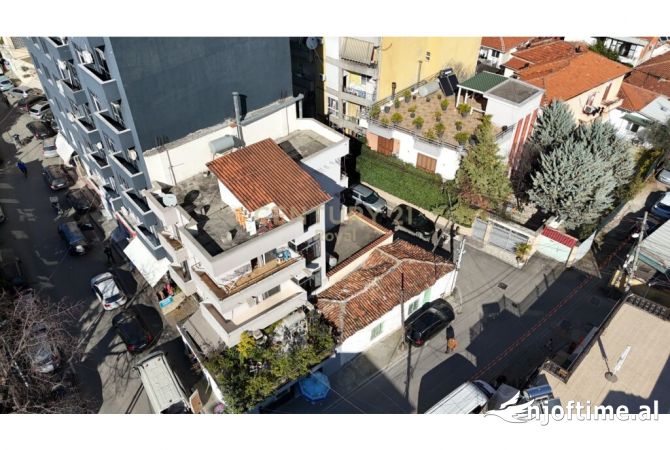Ambient biznesi me qera 3+1 ne Tirane - 4,000 Euro