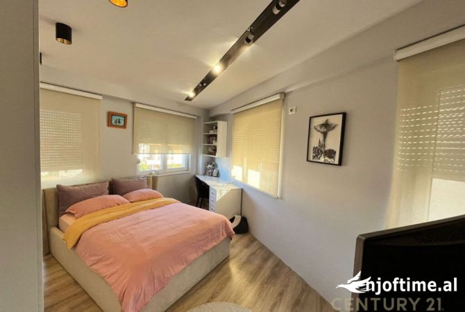 Shtepi me qera Apartament ne Tirane, 3+1, Mobilimi E mobiluar, Pagesa 1,200  Euro.