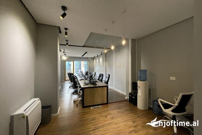 Ambient biznesi me qera 3+1 ne Tirane - 3,000 Euro