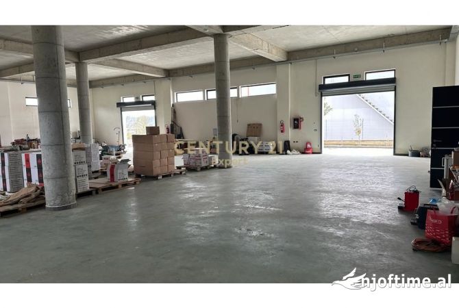 Ambient biznesi me qera 4+1 ne Tirane - 1,050 Euro