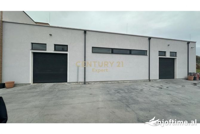 Ambient biznesi me qera 4+1 ne Tirane - 1,050 Euro