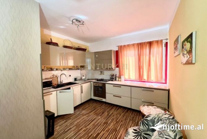 Shtepi me qera 2+1 ne Tirane - 650 Euro