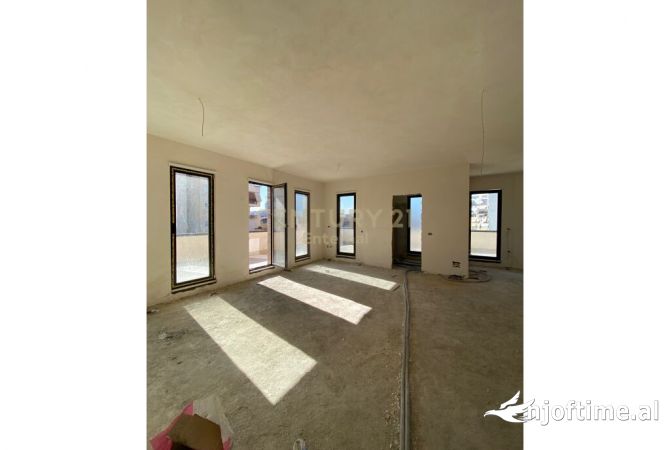 Shtepi ne shitje 2+1 ne Tirane - 289,000 Euro
