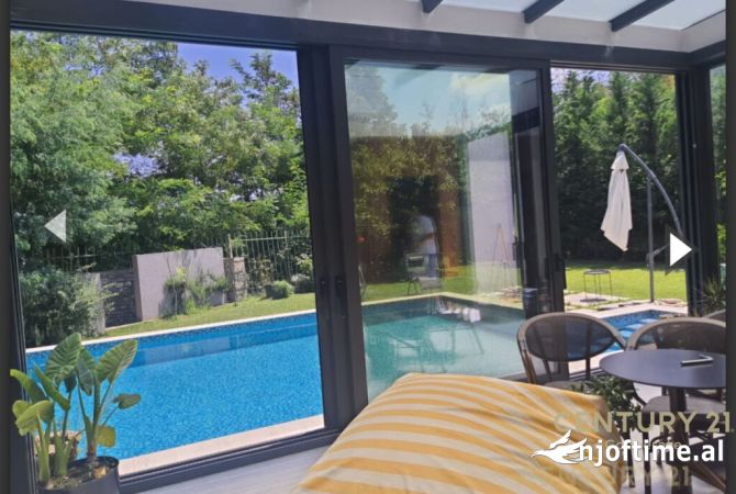 Shtepi me qera Vila Luksoze ne Tirane, 4+1, Mobilimi E mobiluar, Pagesa 4,000  Euro.