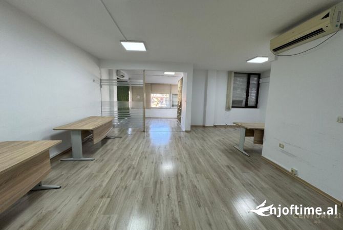 Ambient biznesi me qera 3+1 ne Tirane - 2,500 Euro
