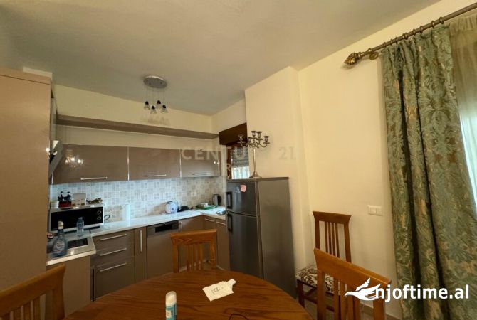 Shtepi me qera 2+1 ne Tirane - 800 Euro