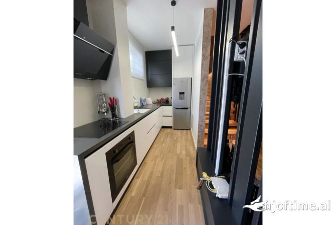 Shtepi me qera 2+1 ne Tirane - 700 Euro