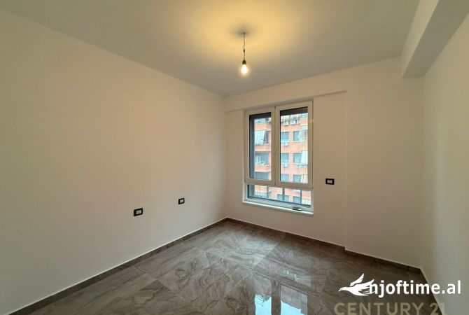 Jepet me qira ambient per zyra tek Myslym Shyri !