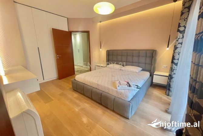 Shtepi me qera 3+1 ne Tirane - 1,800 Euro
