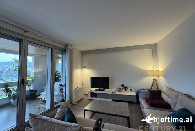 Shtepi me qera 2+1 ne Tirane - 2,000 Euro