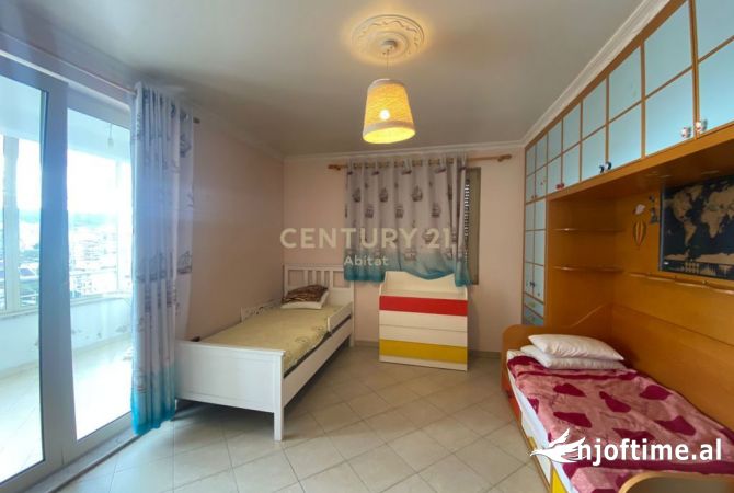 Shtepi me qera Apartament ne Tirane, 2+1, Mobilimi E mobiluar, Pagesa 700  Euro.