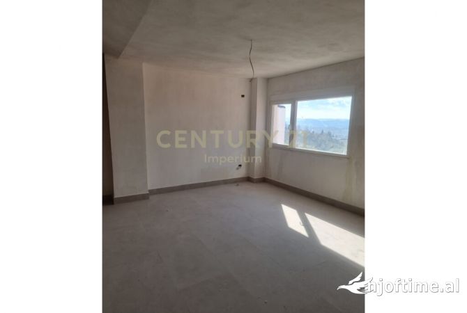 Shtepi ne shitje Apartament ne Tirane, 2+1, Mobilimi Bosh, pa mobiluar, Pagesa 139,400  Euro.