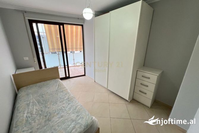 Shtepi me qera Apartament ne Tirane, 2+1, Mobilimi E mobiluar, Pagesa 700  Euro.