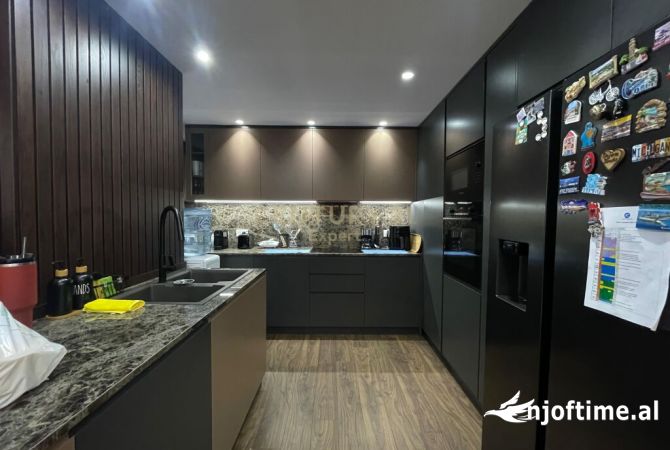 Shtepi ne shitje 3+1 ne Tirane - 550,000 Euro