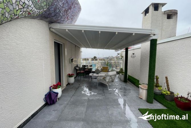 Shtepi ne shitje Penthose(kati i fundit panoramik) ne Tirane, 3+1, Mobilimi E mobiluar, Pagesa 550,000  Euro.