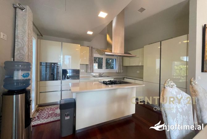 Shtepi me qera 3+1 ne Tirane - 3,150 Euro