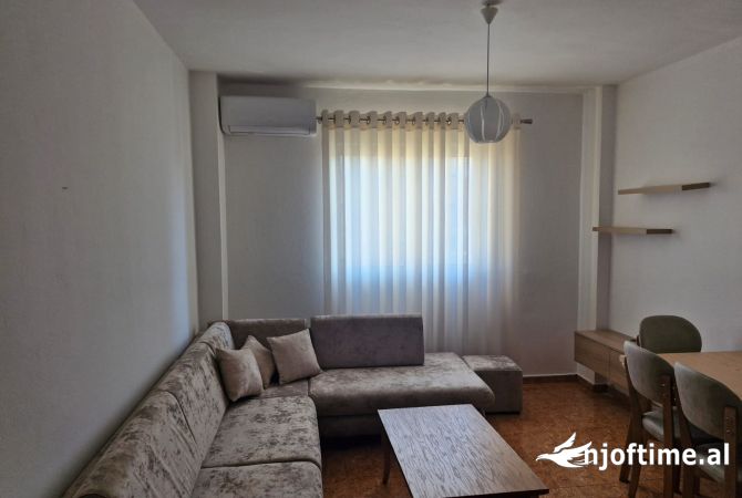 Shtepi me qera 2+1 ne Tirane - 650 Euro