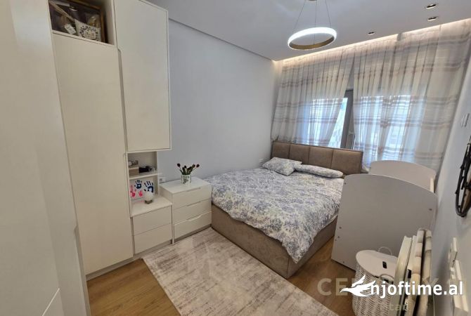 Shtepi ne shitje Apartament ne Tirane, 2+1, Mobilimi E mobiluar, Pagesa 200,000  Euro.